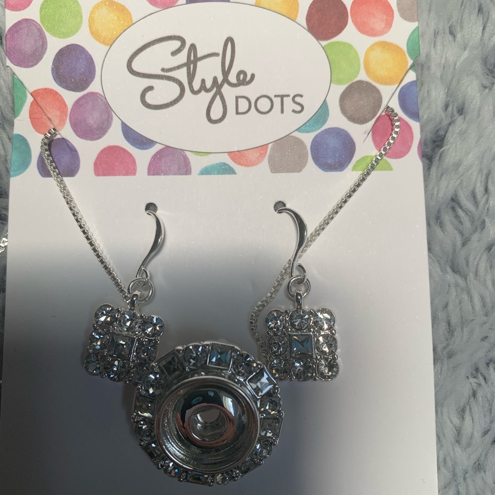 Style Dots necklace and earring set.
